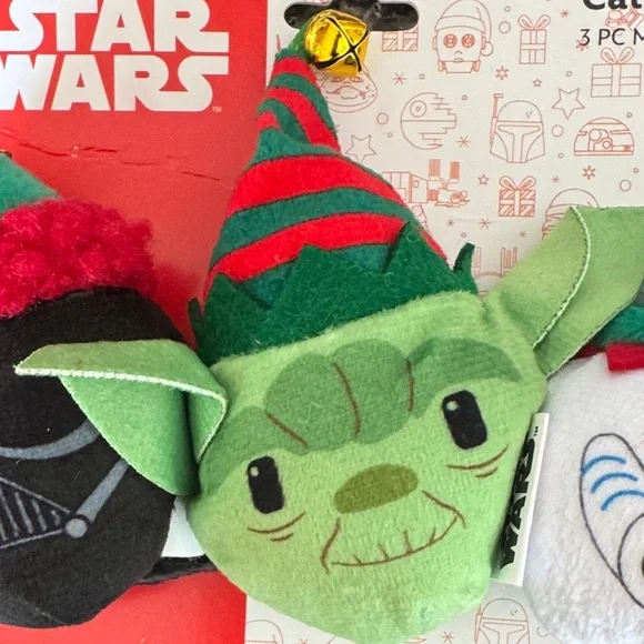 Star Wars Festive Cat Toy Trio - Black, Green, White - Picture 3 of 5